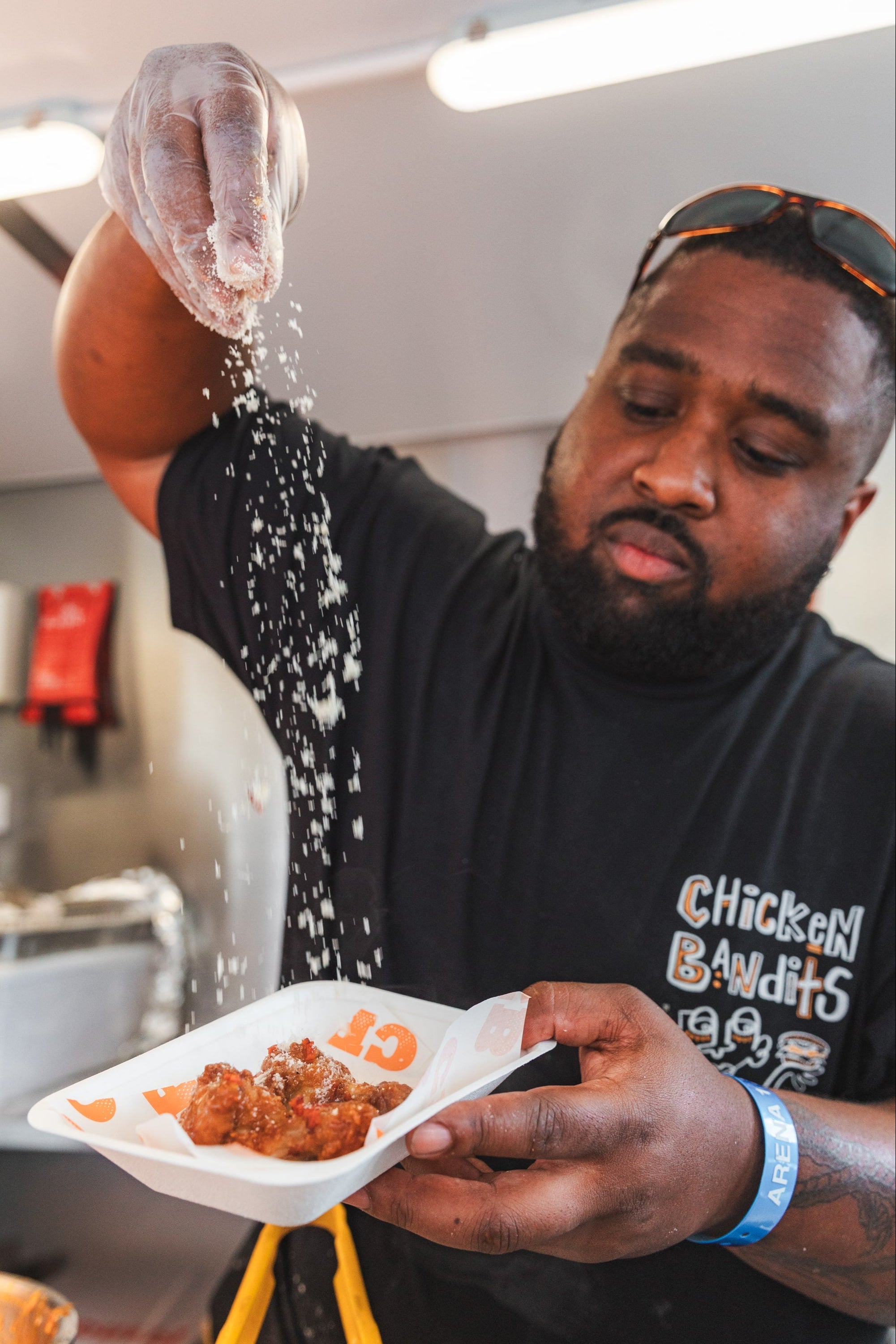 mouthwatering wings from chicken bandits at wingjam 2023, chicken bandits chicken wings, wingjam London's top chicken wing event